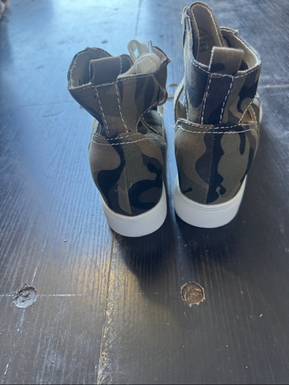 Very G Women's Camouflage Espadrille High-Top Sneakers with White Laces - Picture 3 of 4